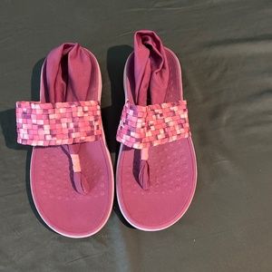 Vionic size 7 women’s shoes